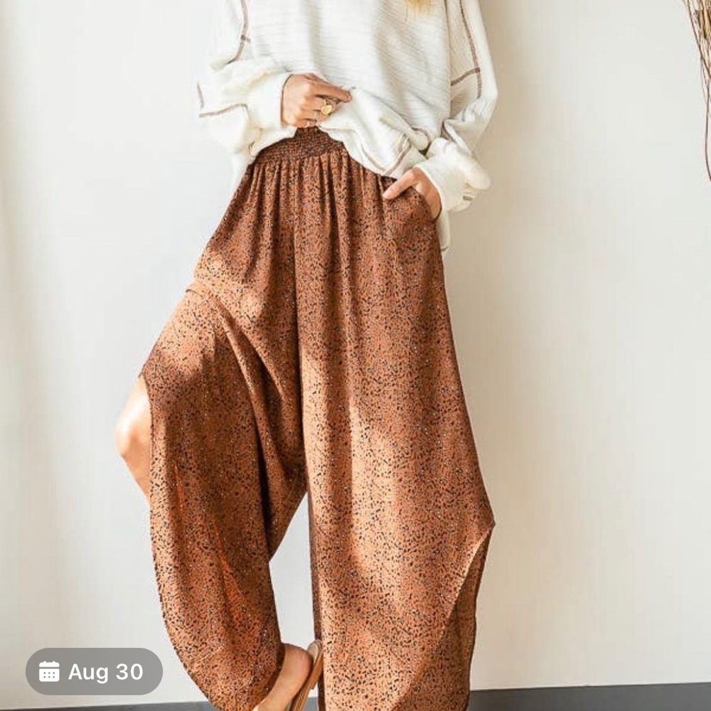 🚨SALE: Animal Print Poly Woven Pants